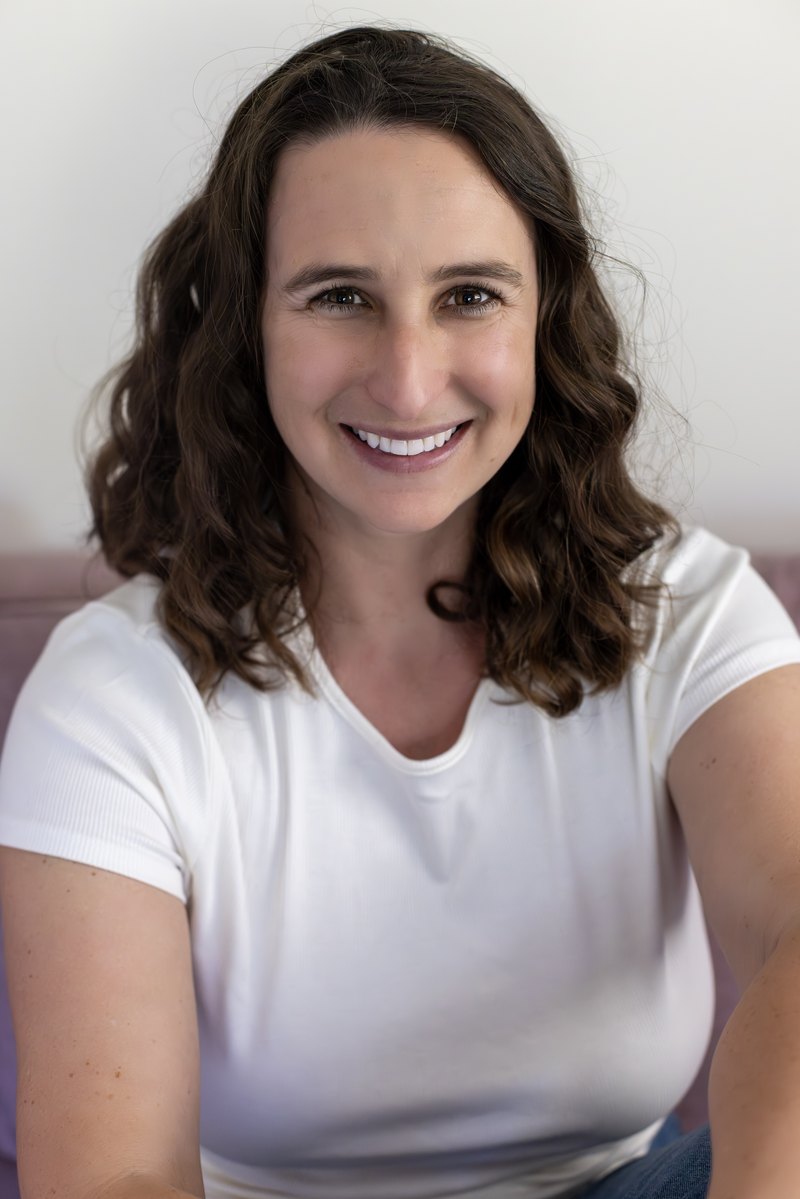 Portrait of author Raeanne DuPont