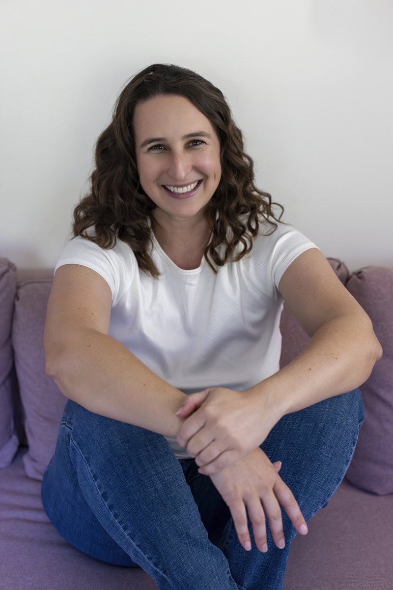 Portrait of author Raeanne DuPont